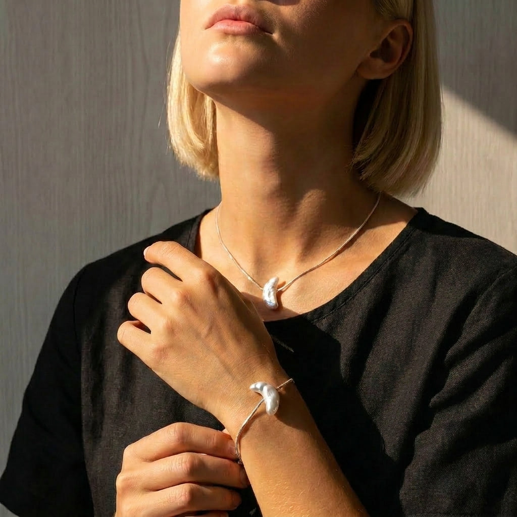 The Bracelet Collection: Sculptured Movement