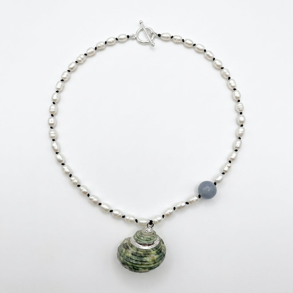 Breath of the Wind | Mini Baroque Pearl Necklace with natural Shell and Stone