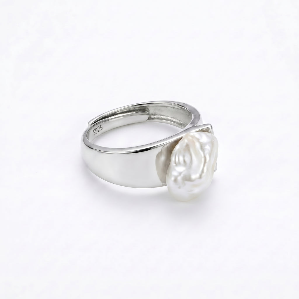 Sunken Treasure | 925 Sterling Silver Baroque Pearl Ring